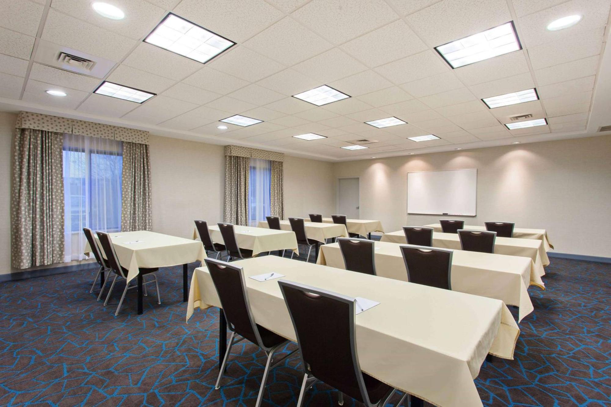 Hampton Inn & Suites Clovis Airport North Eksteriør billede